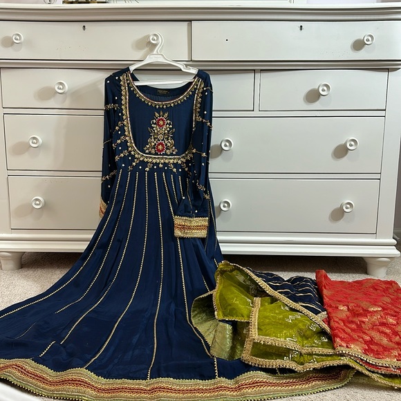 Pakistani zainab hassan floor length embroidered 3pcs outfit - Picture 1 of 11